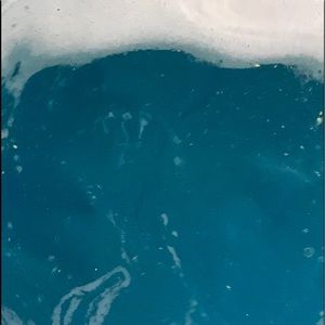 Meet your Posher, Ella